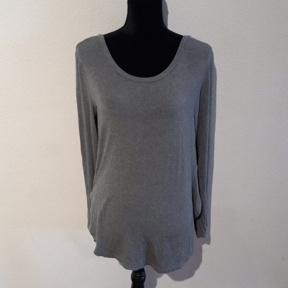 HALOGEN size medium super soft stretch gray blouse